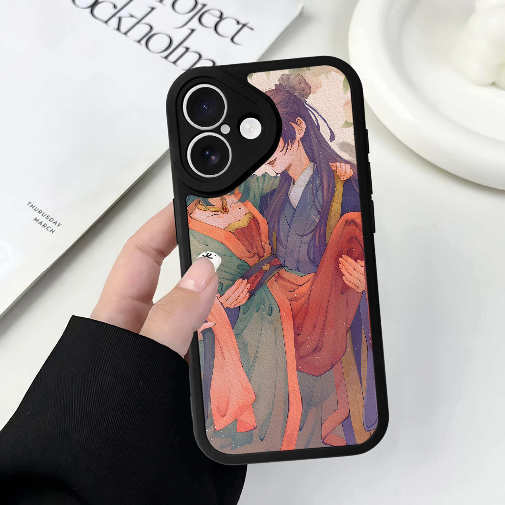 （画像用） 薬屋のひとりごと The Apothecary Diaries 【iPhone 16シリーズ対応】シリコンスマホケース（レザー調） 材質：シリコン